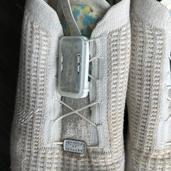 Nike Air Vapormax Flyknit Sneakers - Picture 6 of 9